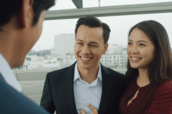Kẻ mộng mơ và cô gái hiện thực